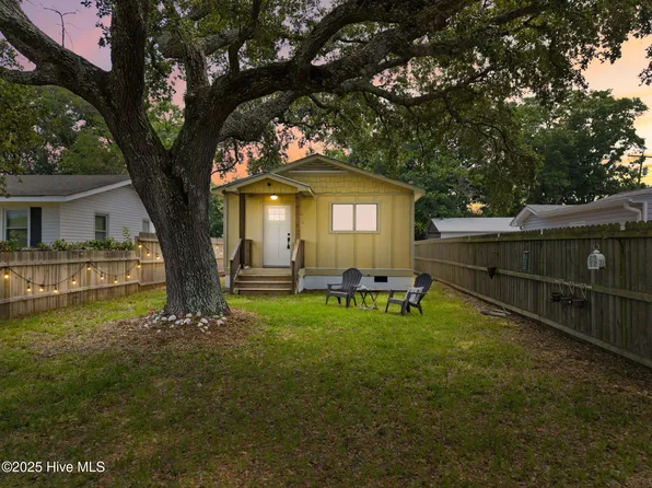 908 N Lord Street, Southport, NC 28461