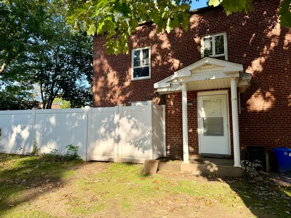 (undisclosed Address), Fresh Meadows, NY 11365