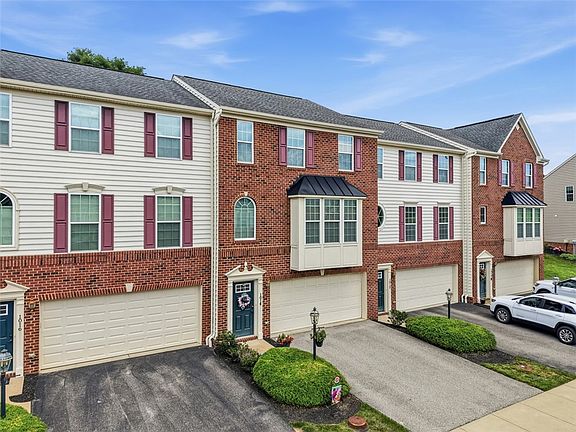3rd image of 1014 Grey Fox Cir