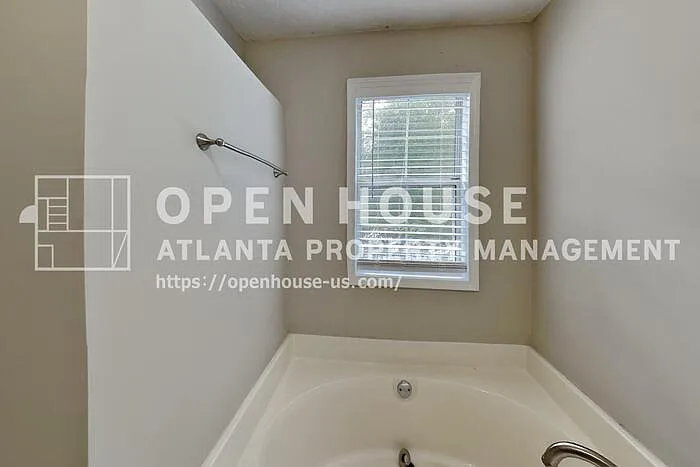 3468 Erin Gln NW — Photo 14