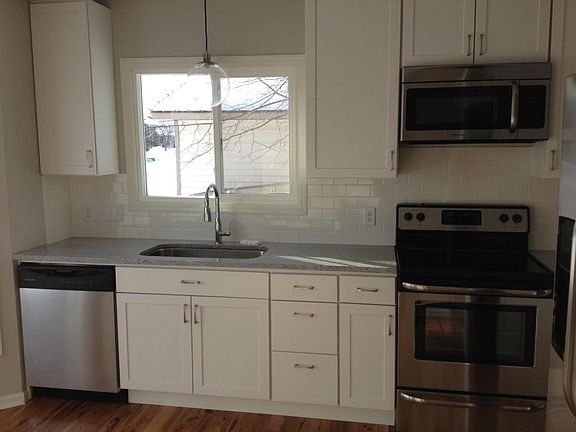 Bright, Newly Remodeled Kitchen