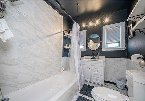 4th image of 8138 Sun Vista Way
