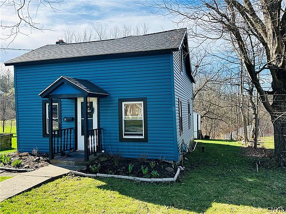 2nd image of 22 Scotch Hill Rd