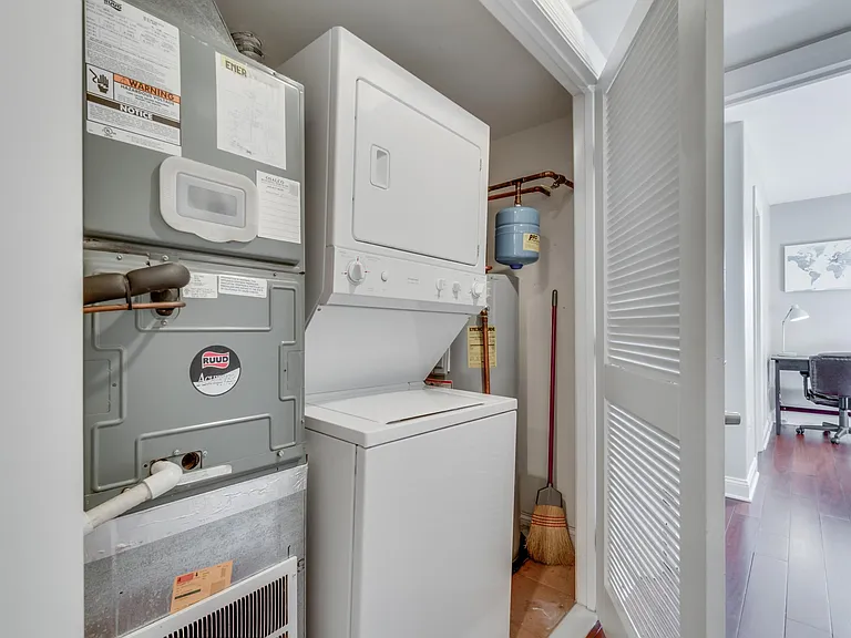 1354 Euclid St NW #402B — Photo 15