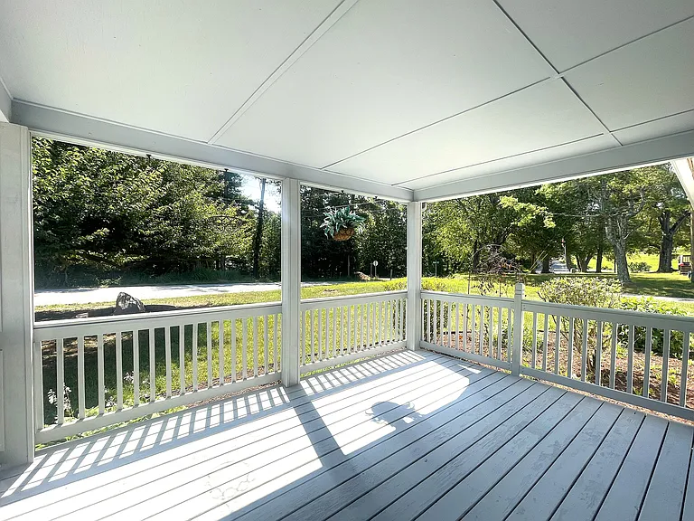512 Howard Gap Rd — Photo 3