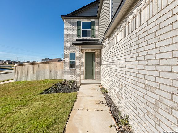 4th image of 4935 Park Manor
