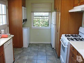 5th image of 557 San Clemente St