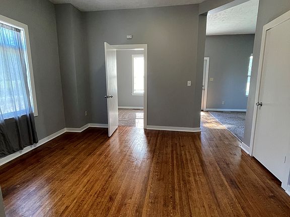 4th image of 690 Elm St