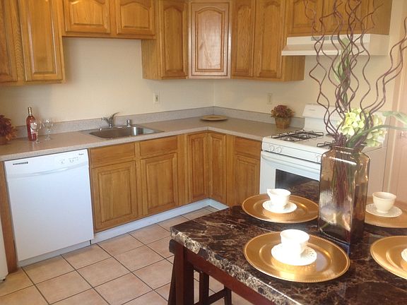 3rd image of 1017 H St APT 15