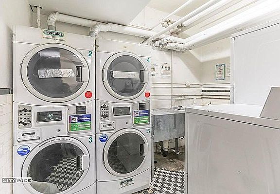 4th image of 160 W 73rd St APT 11E