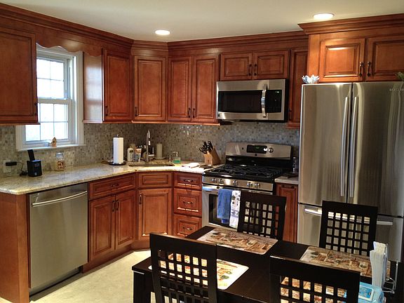 Beautifully renovated gourmet kitchen