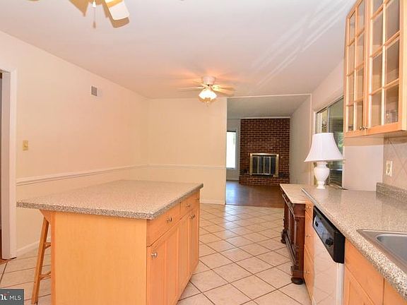 3rd image of 26 Manor Dr