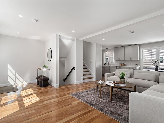 4th image of 15 Foster St #15B
