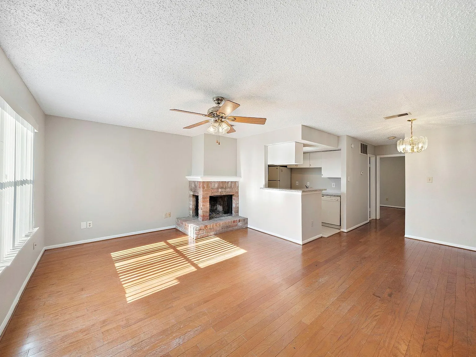1 bed, 1.0 bath, 663 sqft, $940 — Photo 3