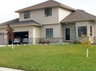 3915 Marshland Ct, Saint Bonifacius, MN 55375