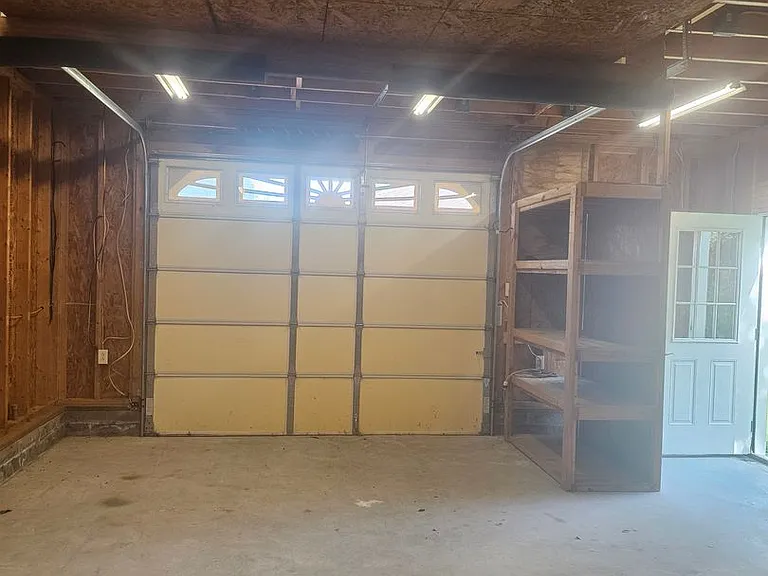 1068 Sharon Dr — Photo 31