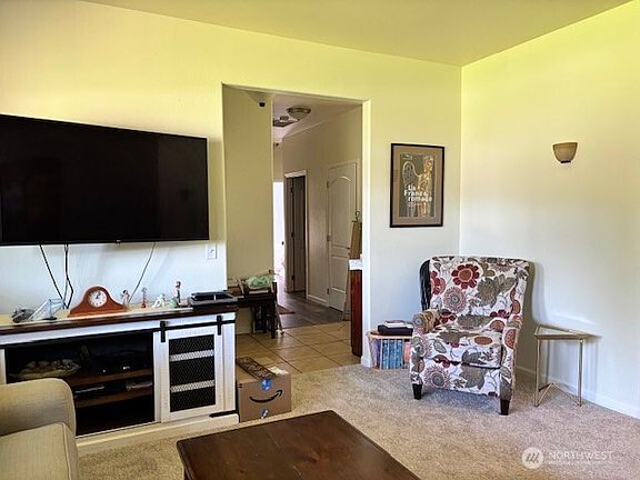 2nd image of 416 Juniper Street