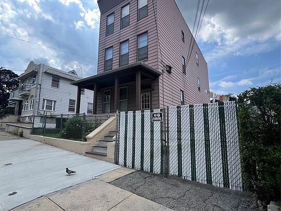 3rd image of 63 Crescent Place