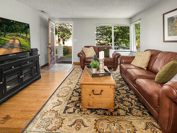 3rd image of 8209 384th Ave SE