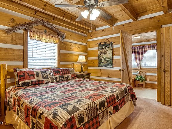 15th image of 2752 Blue Springs Way