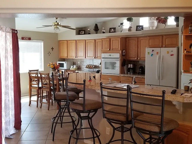 2410 Hillview Dr — Photo 3