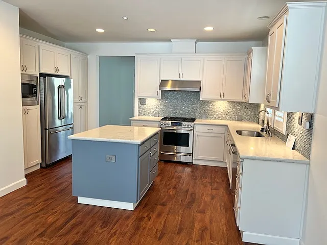 4 bed, 3.0 bath, 2123 sqft, $4,950 — Photo 2
