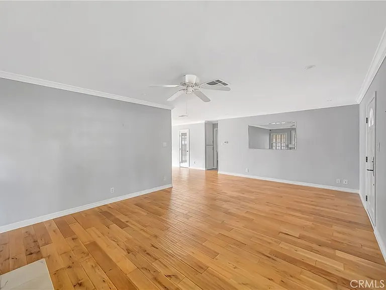 22907 Leonora Dr — Photo 8