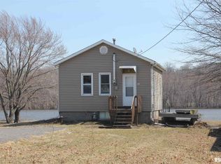 122 Island Ave, East Moline, IL 61244