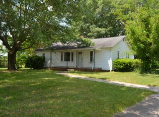 2991 Volunteer Rd, Pinnacle, NC 27043