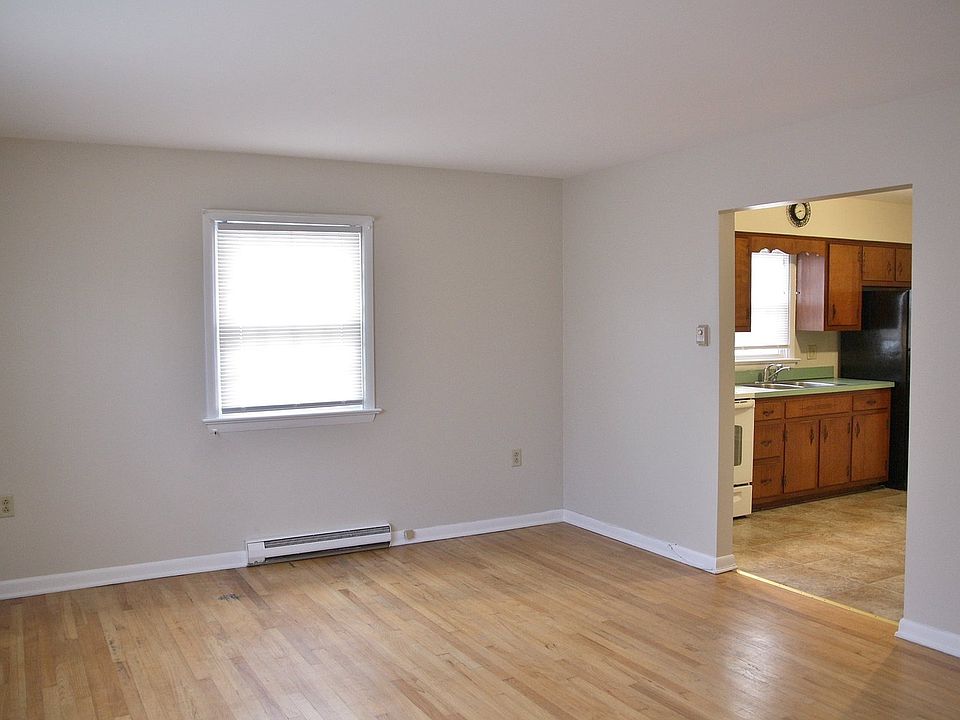 1st image of 414 S Market St APT 3