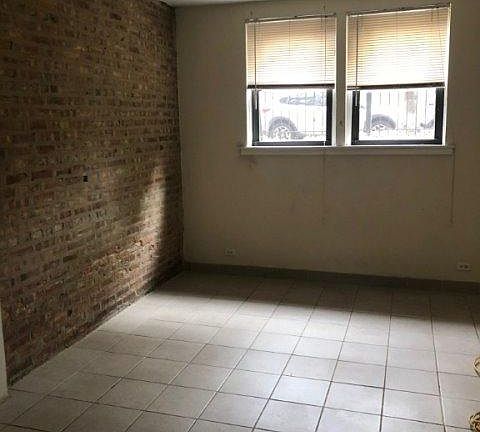 5th image of 1200 W Wellington Ave APT Gdn