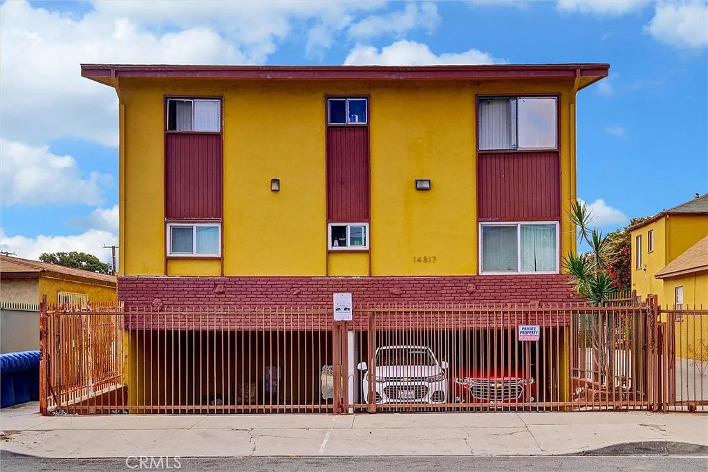 2 bed, 690 sqft, $2,350 — Photo 1