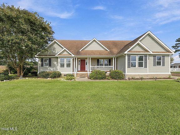 3rd image of 124 Camden Avenue