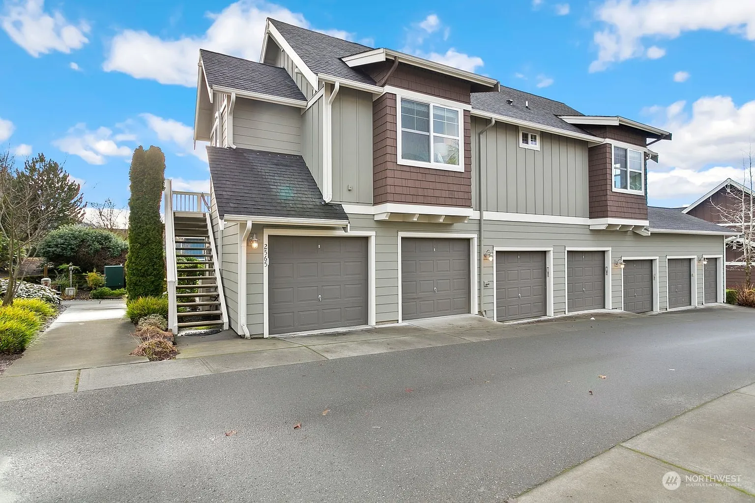 2565 NE Jared Court photo 1