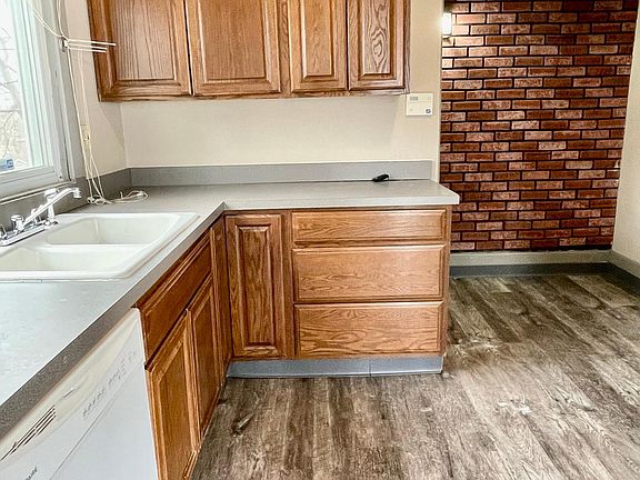 4th image of 119 Morgan St