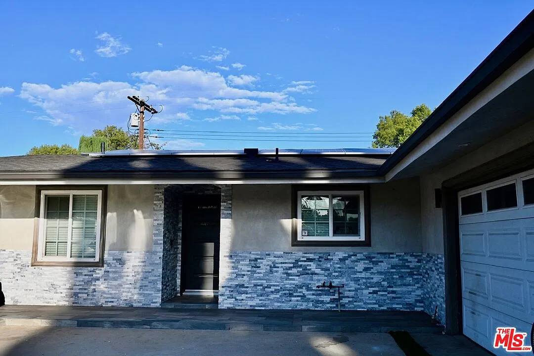 4 bed, 2.0 bath, 1350 sqft, $4,700 — Photo 2