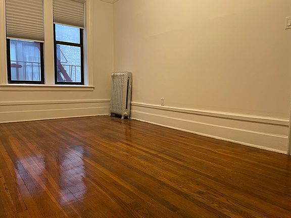 5th image of 3080 32nd St APT 19