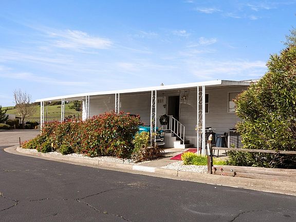 4th image of 51 Portola Cir
