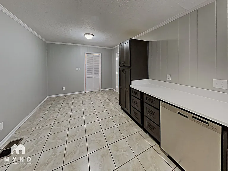 2570 Rolling View Dr SE — Photo 4