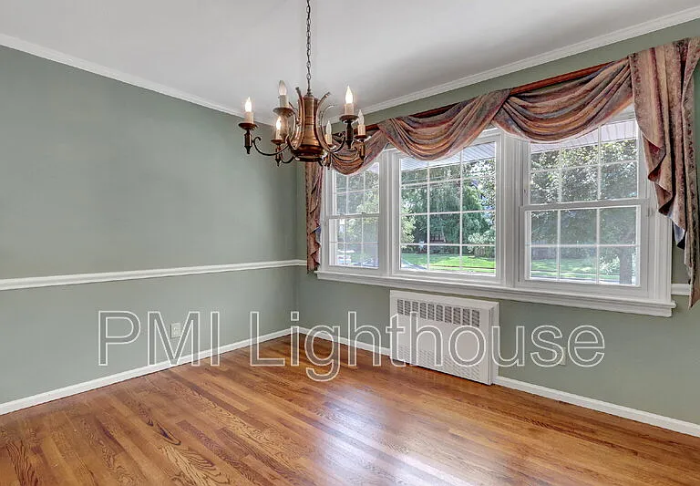 37 Margaret Blvd — Photo 19