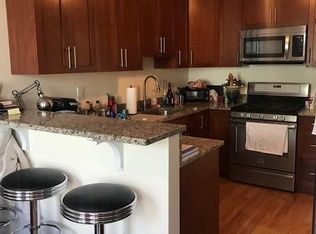 31 Grove St #9, Boston, MA 02114