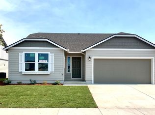 740 Cheadle Lake Ct, Lebanon, OR 97355