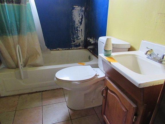 5th image of 240 Penn Adamsburg Rd