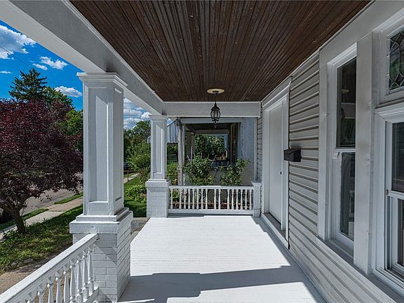 2nd image of 636 Wilfred Ave
