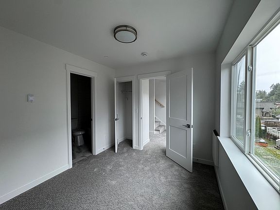 4th image of 217 NE 185th St #A