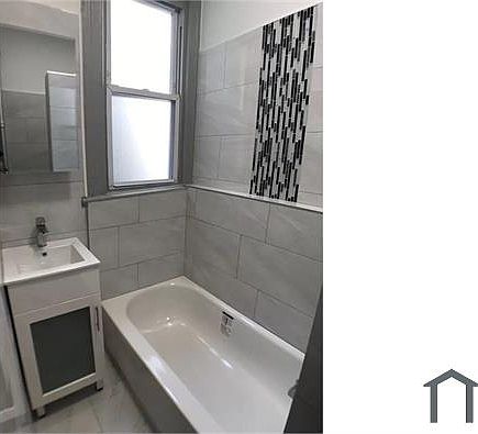 4th image of 1320 Findlay Ave Floor 2