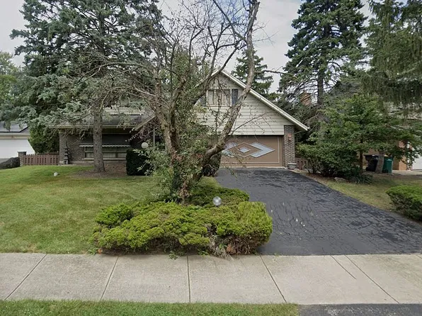 2720 Appletree Ln, Northbrook, IL 60062