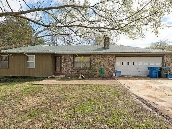 372 Greenbriar Lane, Hollister, MO 65672