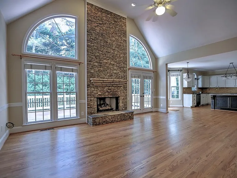 515 Mellbrook Ln — Photo 22