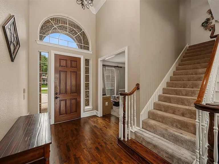 1335 Bradford Dr — Photo 4